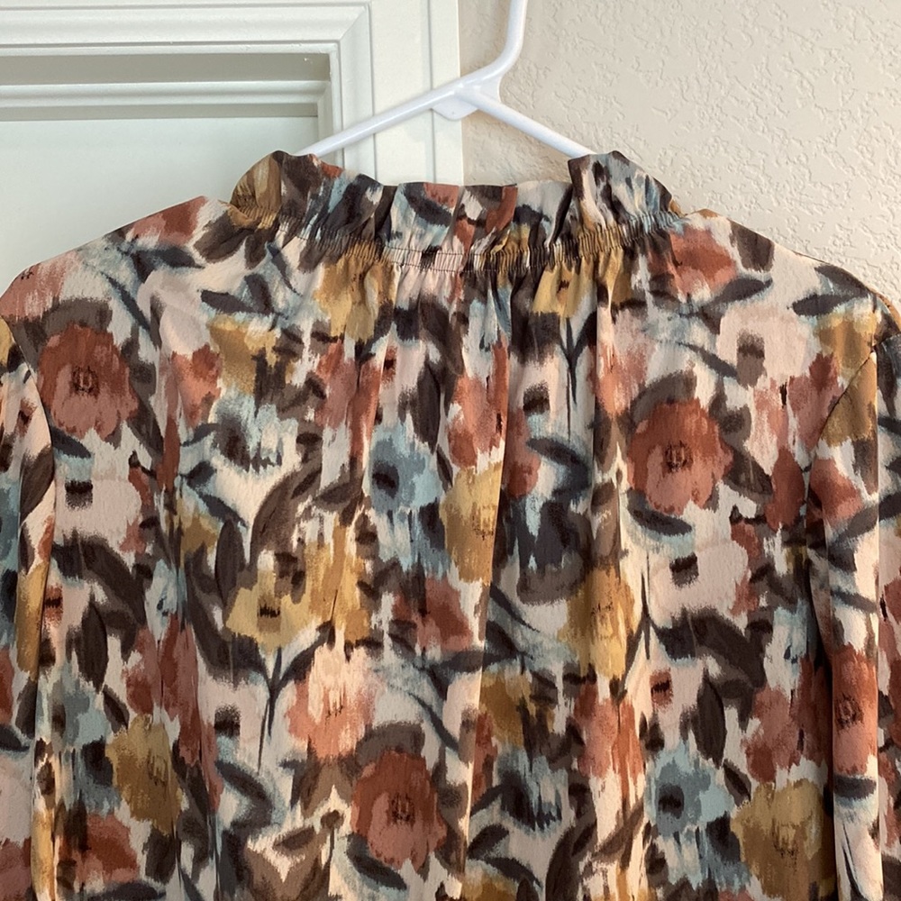 Blouse - Picture 2 of 5